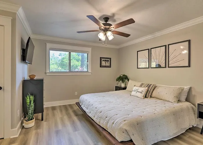Cozy W/ Spacious Yard!