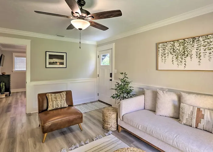 Apartamento Cozy W/ Spacious Yard!
