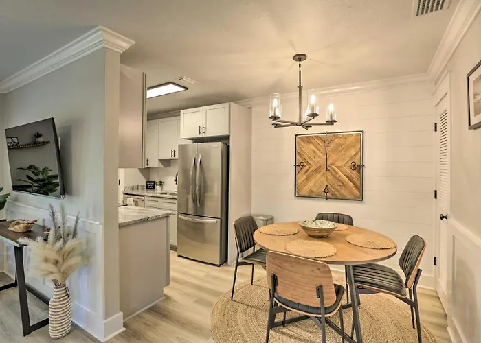 Cozy W/ Spacious Yard! * Tallahassee