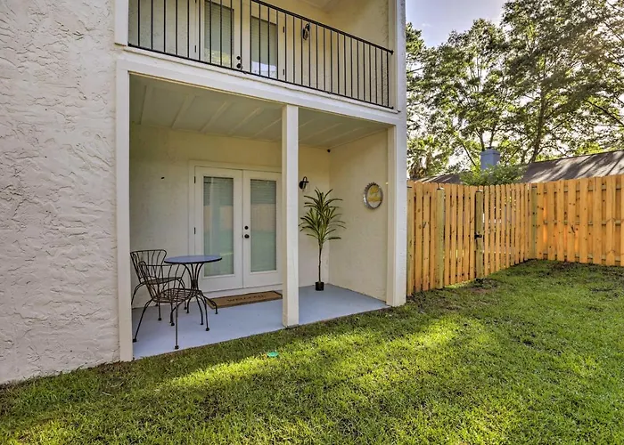 Cozy W/ Spacious Yard!